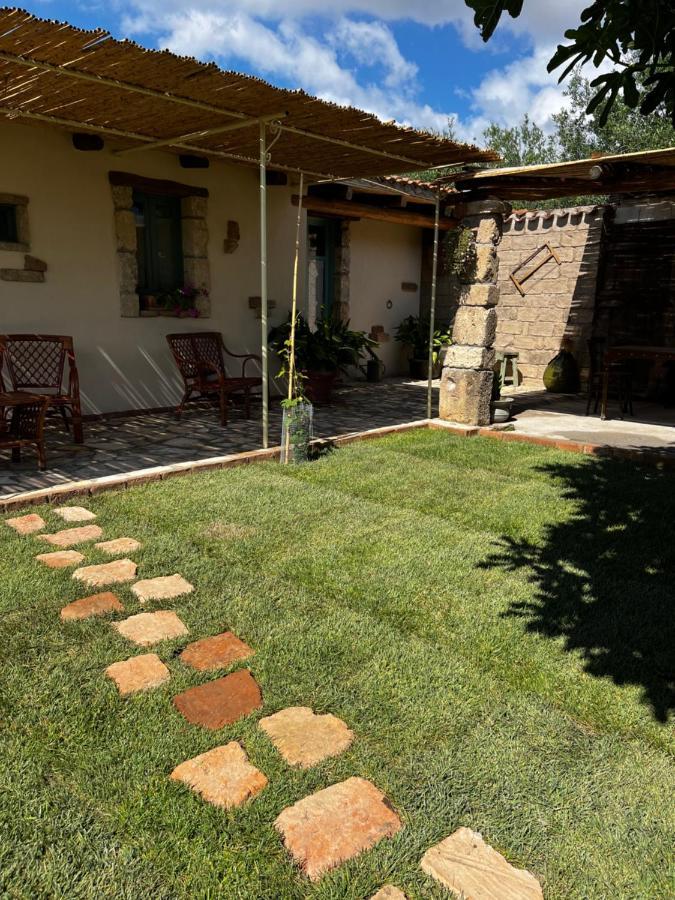 Hostal Graziosa Stanza Campidanese Su Terzu Oristano Exterior foto